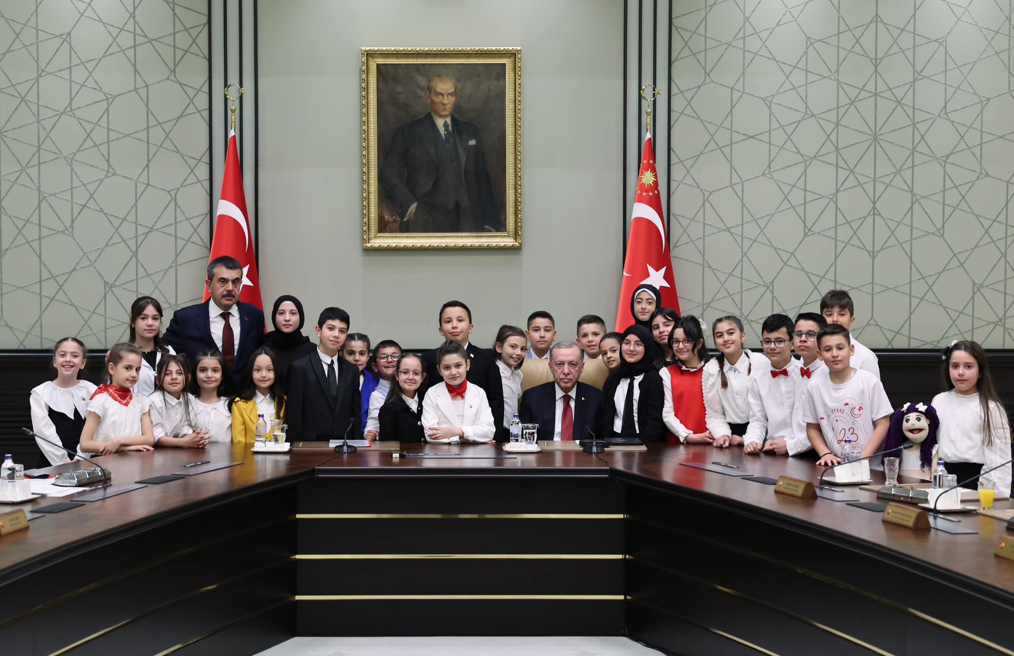 23 Nisan'da Cumhurbaşkanı Erdoğan Çocuklarla Buluştu