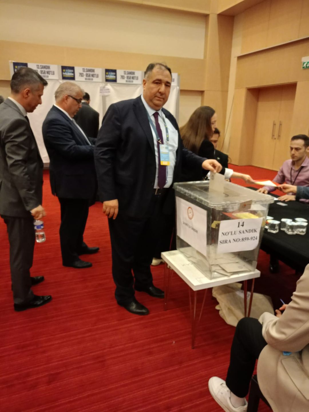 İYİ Parti Genel Başkanlık Yarışında Dört Aday Sahada