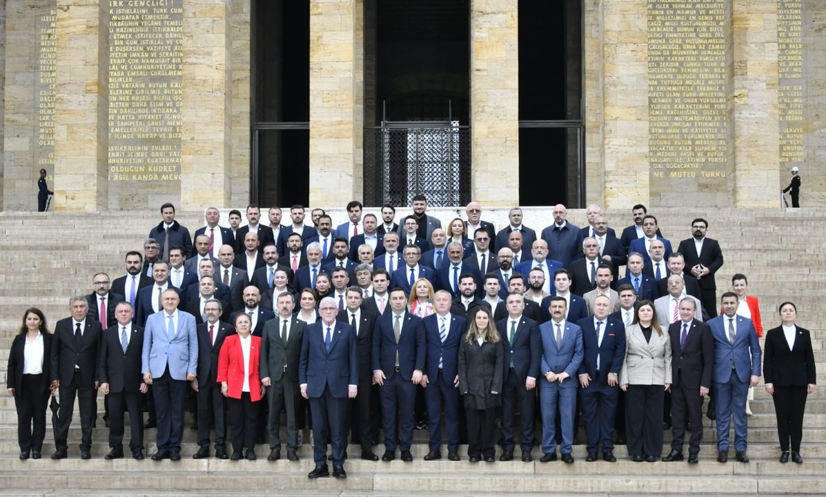 İyi Parti Yöneticileri ve Milletvekilleri Anıtkabir'de Atatürk'ü Andı