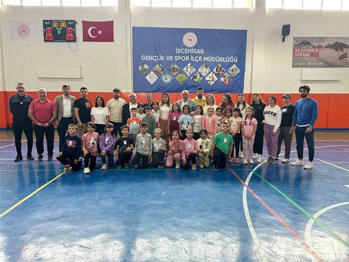 Gençlik ve Spor İl Müdürü Kasapoğlu, İscehisar Kaymakamı Kılıçtürk ile Yetenek Taraması Üzerine Görüşme Gerçekleştirdi