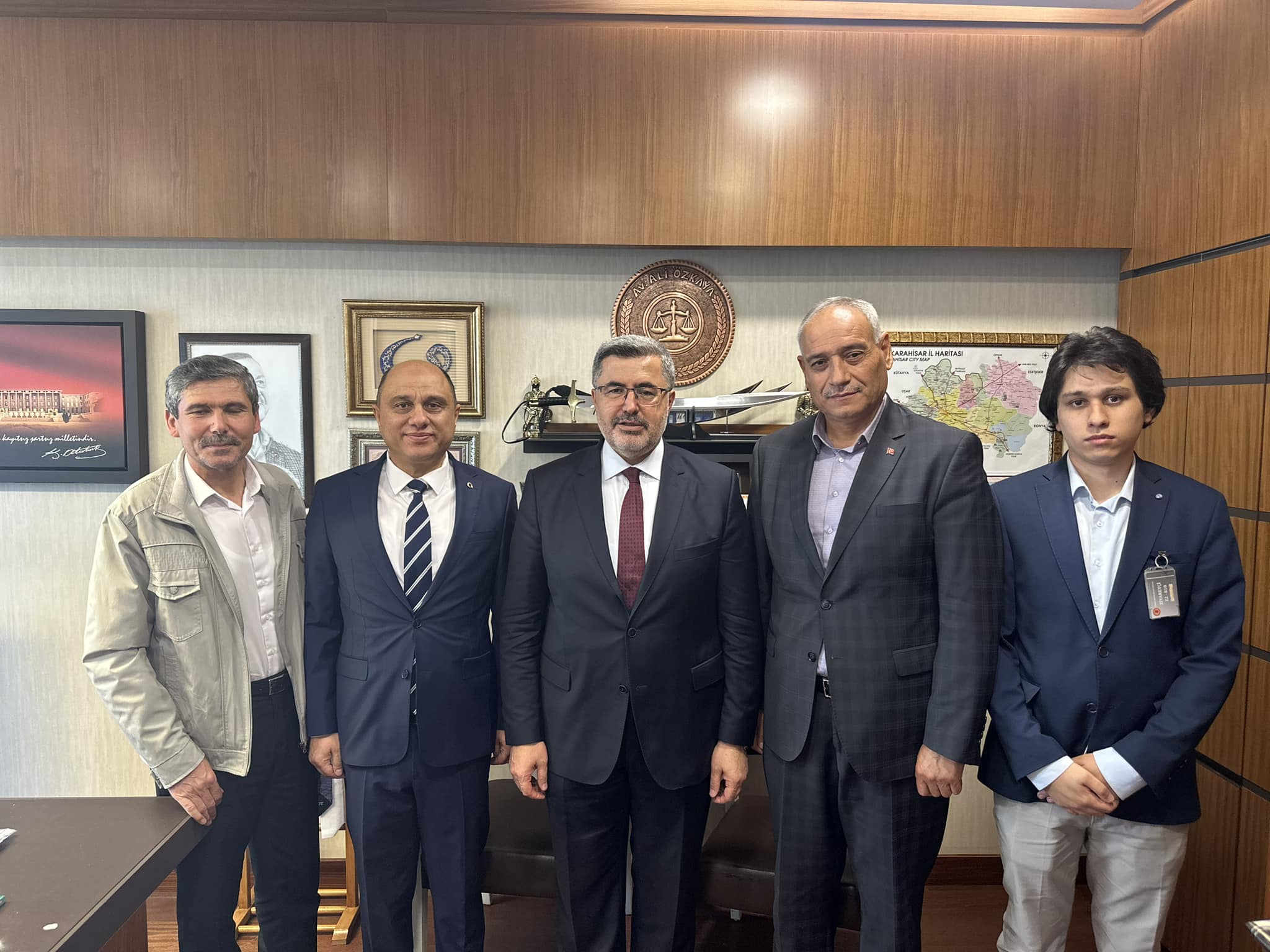 Afyonkarahisar Milletvekili Ali Özkaya, Dinar İlçesi Heyetini Mecliste Ağırladı