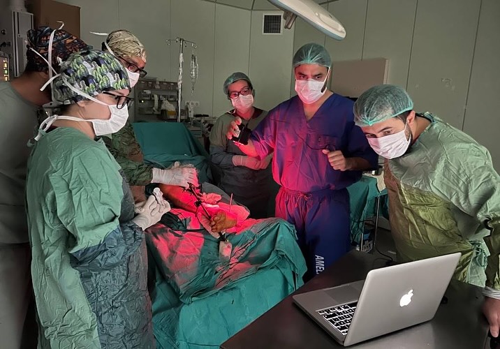 AFSÜ'de Sanal Gerçlikle Mikrocerrahi Eğitimi ve Serbest Doku Nakli Başarısı