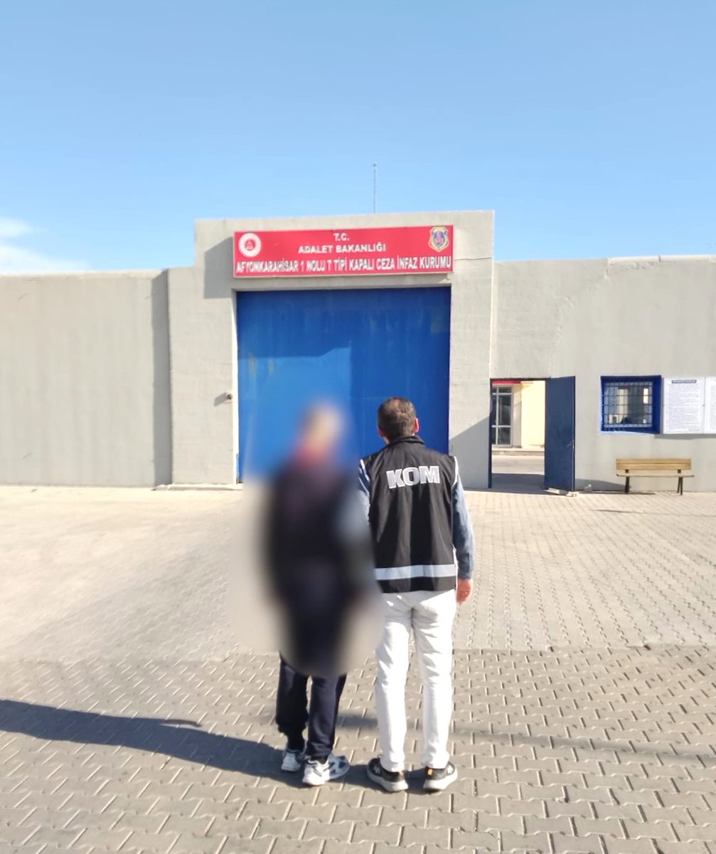 Nitelikli Dolandırıcılık ve Sahtecilik Suçlarından Aranan Şahıs Yakalandı