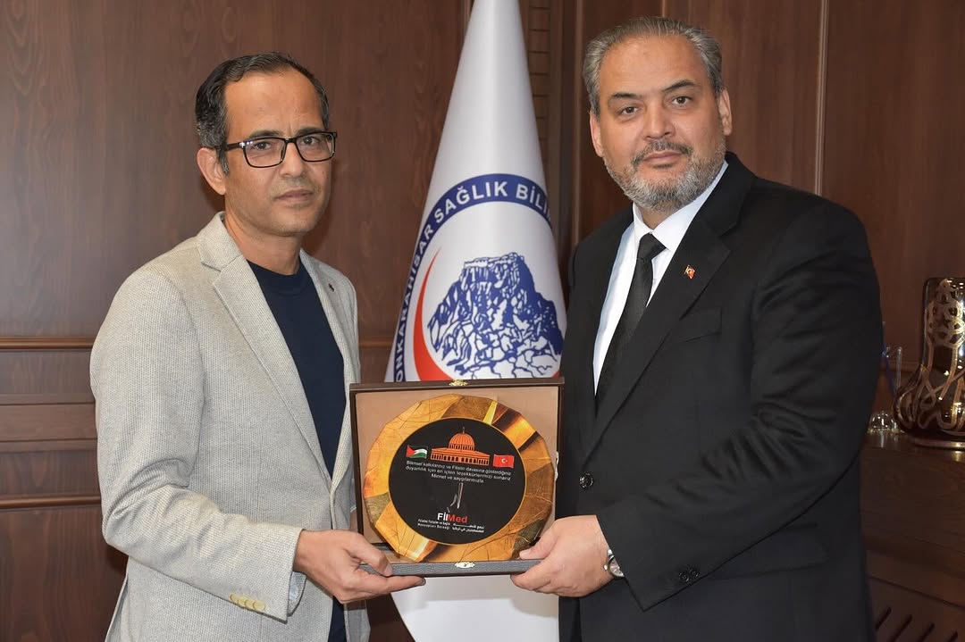 Filistin'e Sağlık Eğitimi Desteği İçin Teşekkür Plaketi