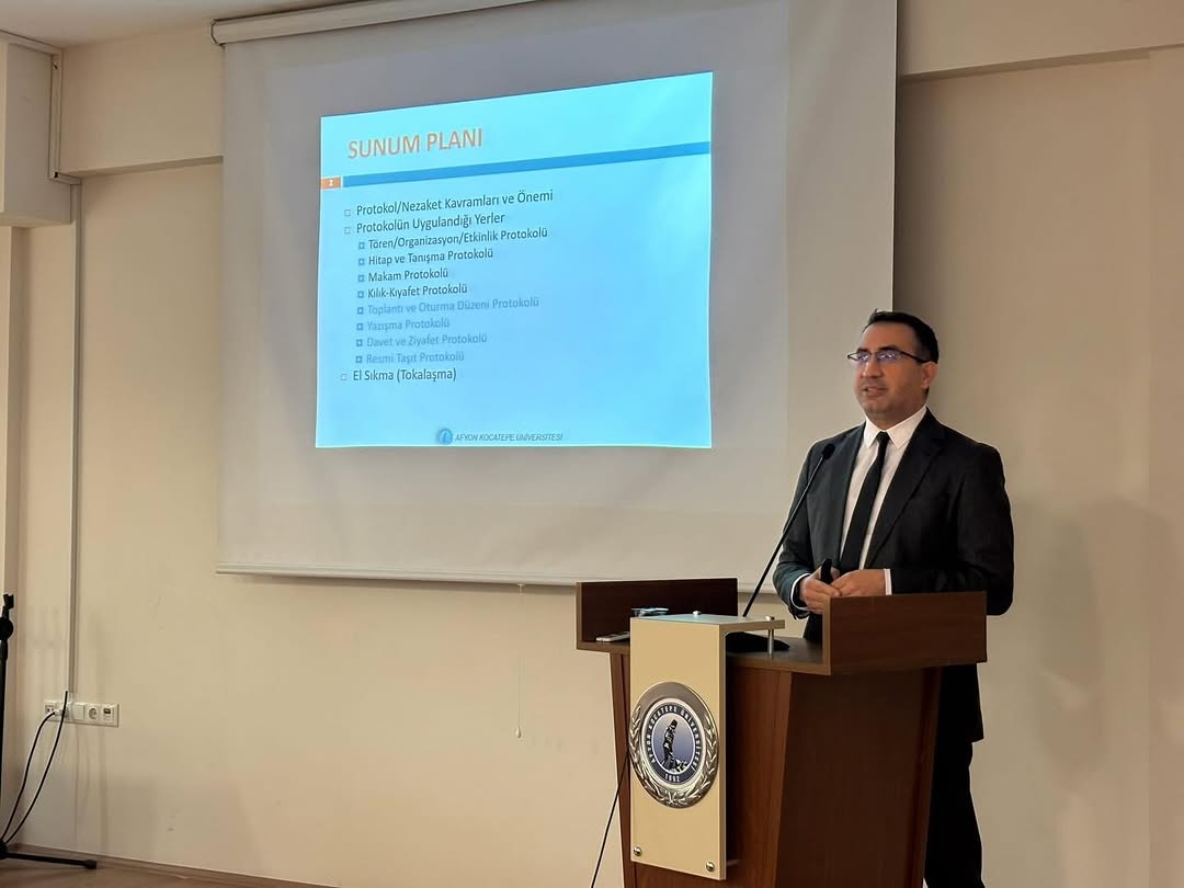 Sandıklı MYO'da Nezaket ve Protokol Eğitimi Verildi