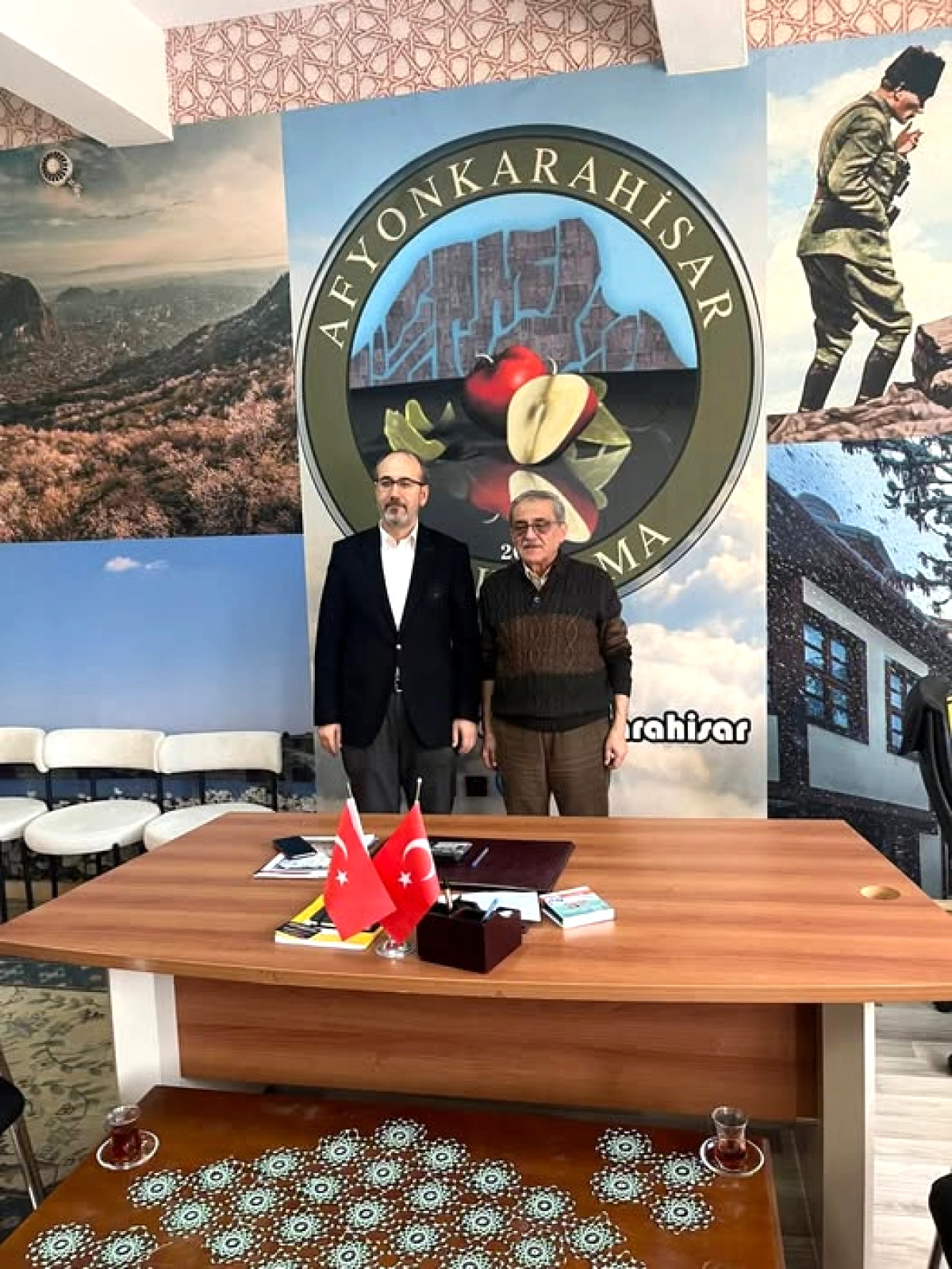 Afyonkarahisar İl Sağlık Müdürü, Yarım Elma Derneği'ni Ziyaret Etti