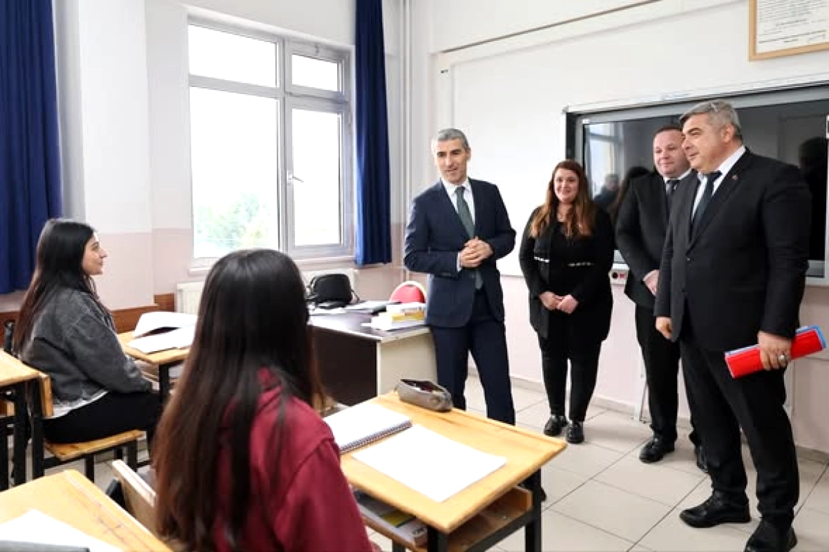 Vali Aktaş, Şuhut Anadolu Lisesi'nde Üniversite Adaylarıyla Buluştu