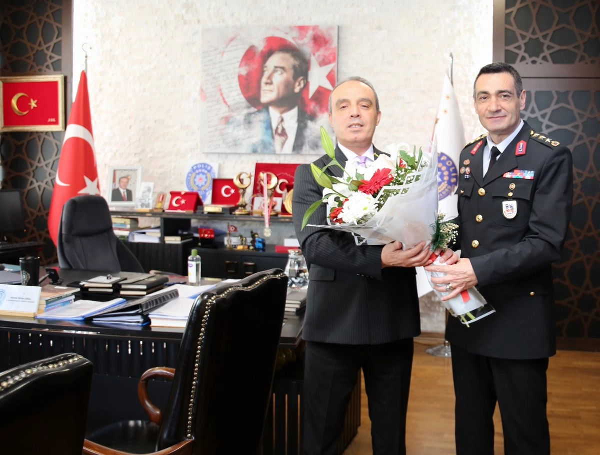 Jandarma Komutanı Polis Haftası'nda Emniyet Müdürünü Ziyaret Etti