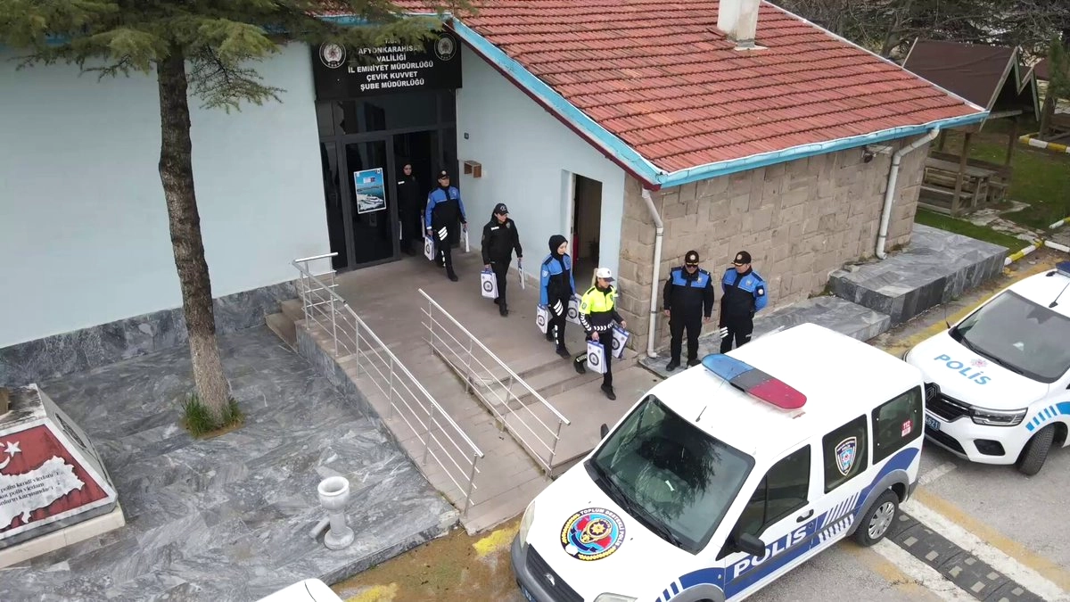 Kocatepe Ortaokulu'nda Polis Haftası Etkinliği: Öğrencilere Güvenlik Eğitimi