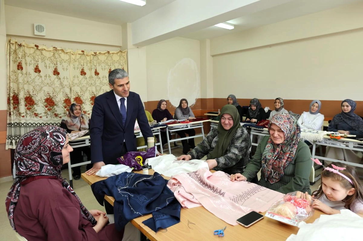 Vali Aktaş, İhsaniye'de Kadın Emeğini Değerlendirdi