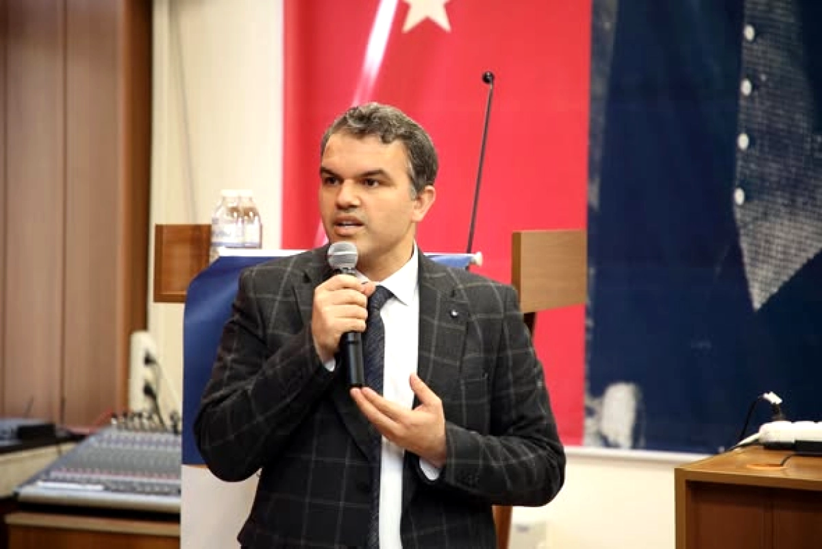 AKÜ İİBF'de Yurt Dışı Yüksek Lisans ve Doktora Fırsatları Tanıtıldı