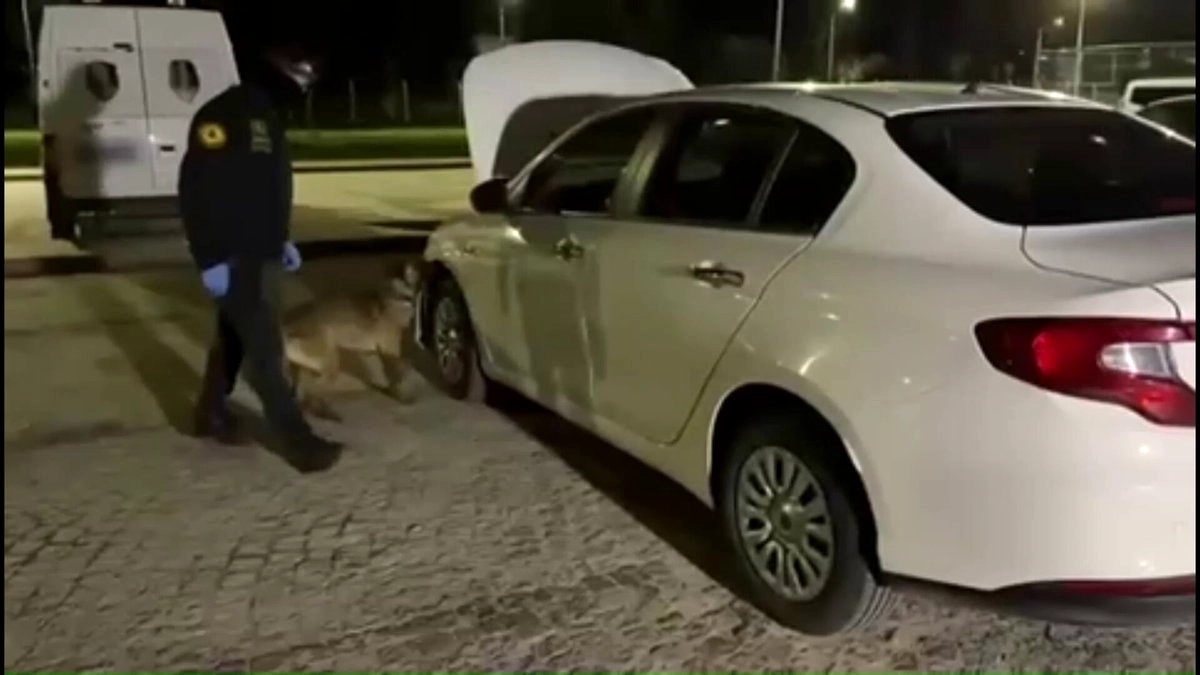 Afyonkarahisar'da 7.5 Kilo Uyuşturucu Operasyonu: 3 Kişi Tutuklandı