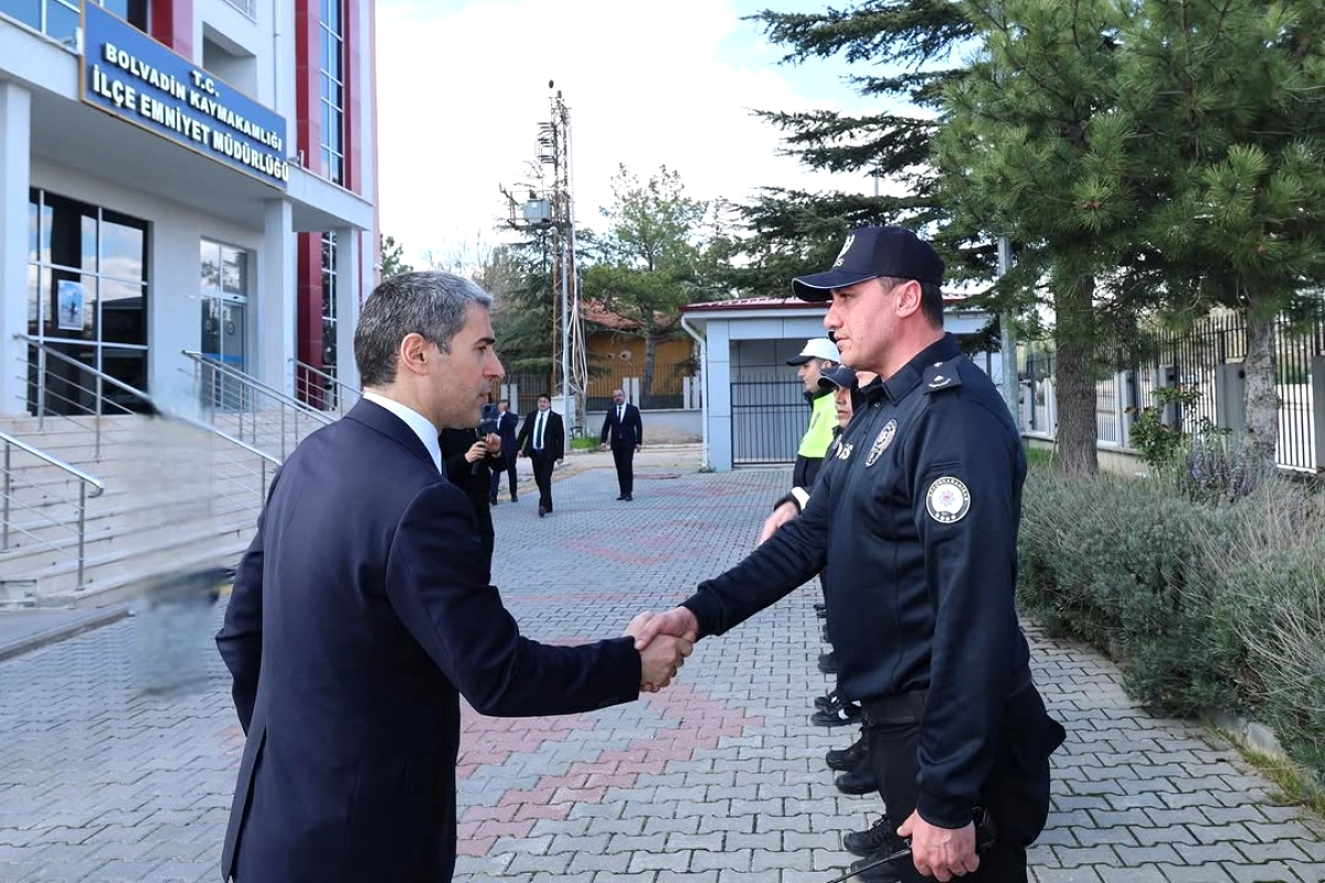 Bolvadin'de Güvenlik Denetimi: Vali Aktaş Emniyet Müdürlüğü'nde