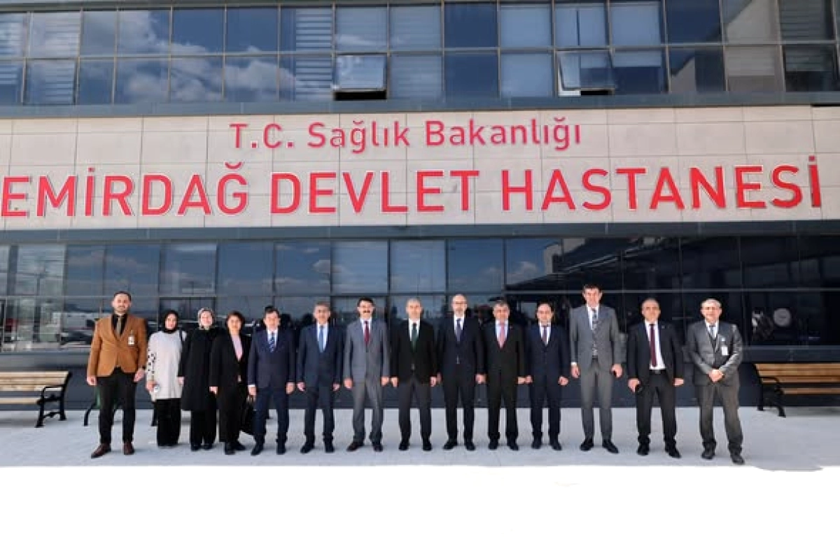Sağlık Müdürü Öztürk ve Vali Aktaş Emirdağ Devlet Hastanesi'ni Ziyaret Etti