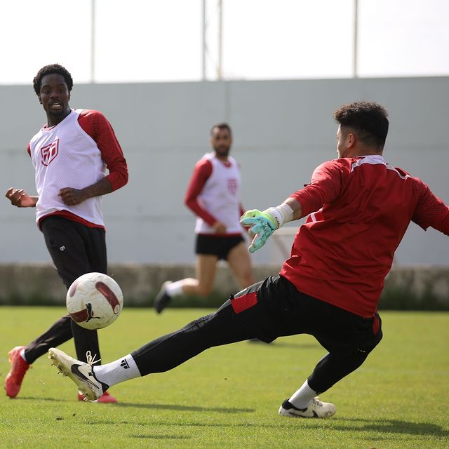 Sivasspor, Fenerbahçe maçı öncesi antrenmanlara devam ediyor
