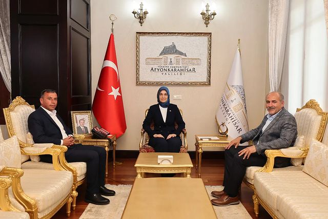 Afyonkarahisar Valisi Yiğitbaşı, İlçe Belediye Başkanları İle Bir Araya Geldi