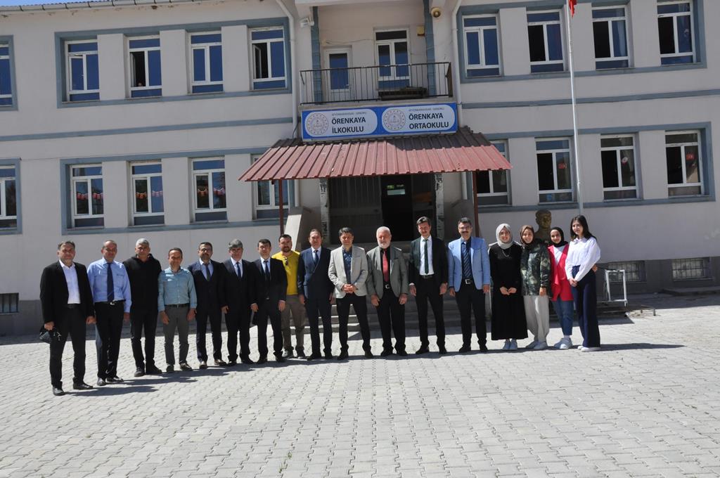23 Nisan Ulusal Egemenlik ve Çocuk Bayramı Kutlamalarında Sandıklı'da Minik Yüreklere Dokunuldu
