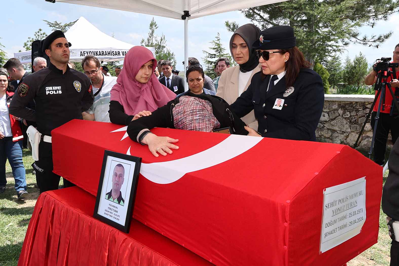 Polis Memuru Yonuz Turan, Duygusal Törenle Son Yolculuğuna Uğurlandı