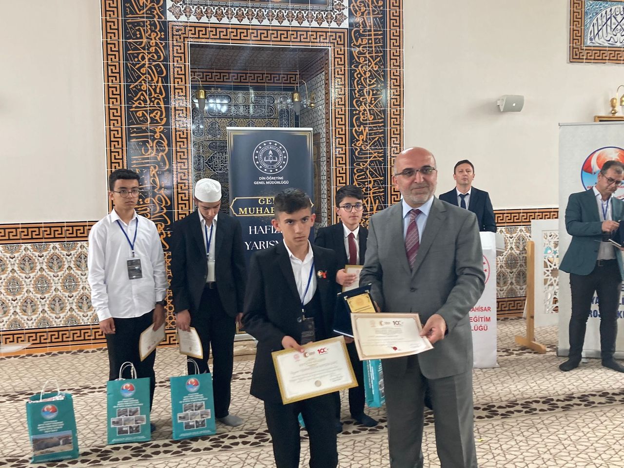 Lütfü İmamoğlu, Genç Muhafızlar Hafızlık Yarışması Ödül Törenine Katıldı