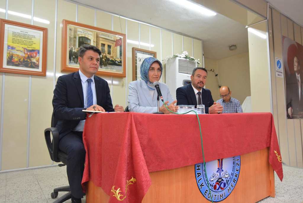 Valimiz Muhtarlarla Toplantıda Bir Araya Geldi