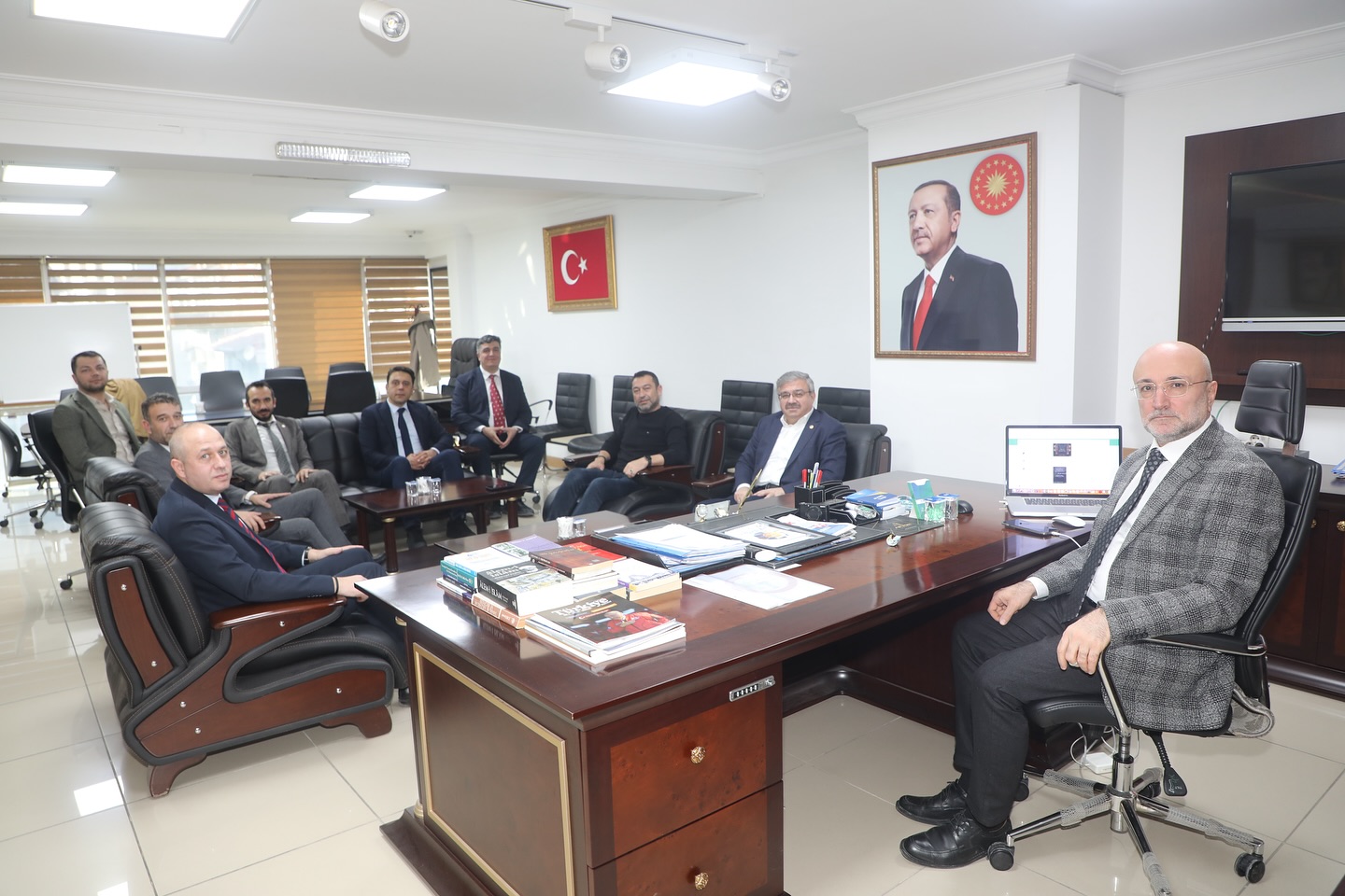 Afyon Eczacıları'ndan İl Başkanına Ziyaret