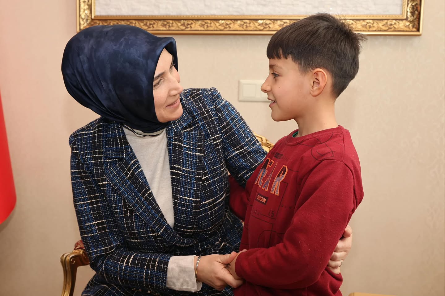 Afyonkarahisar Valisi, Öğretmen ve Öğrencileri Makamında Ağırladı