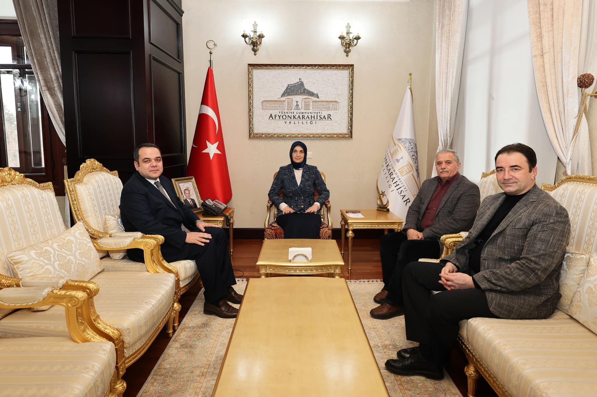 Vali Yiğitbaşı, OSB Yönetim Kurulu Başkanı ve Gazetecileri Kabul Etti