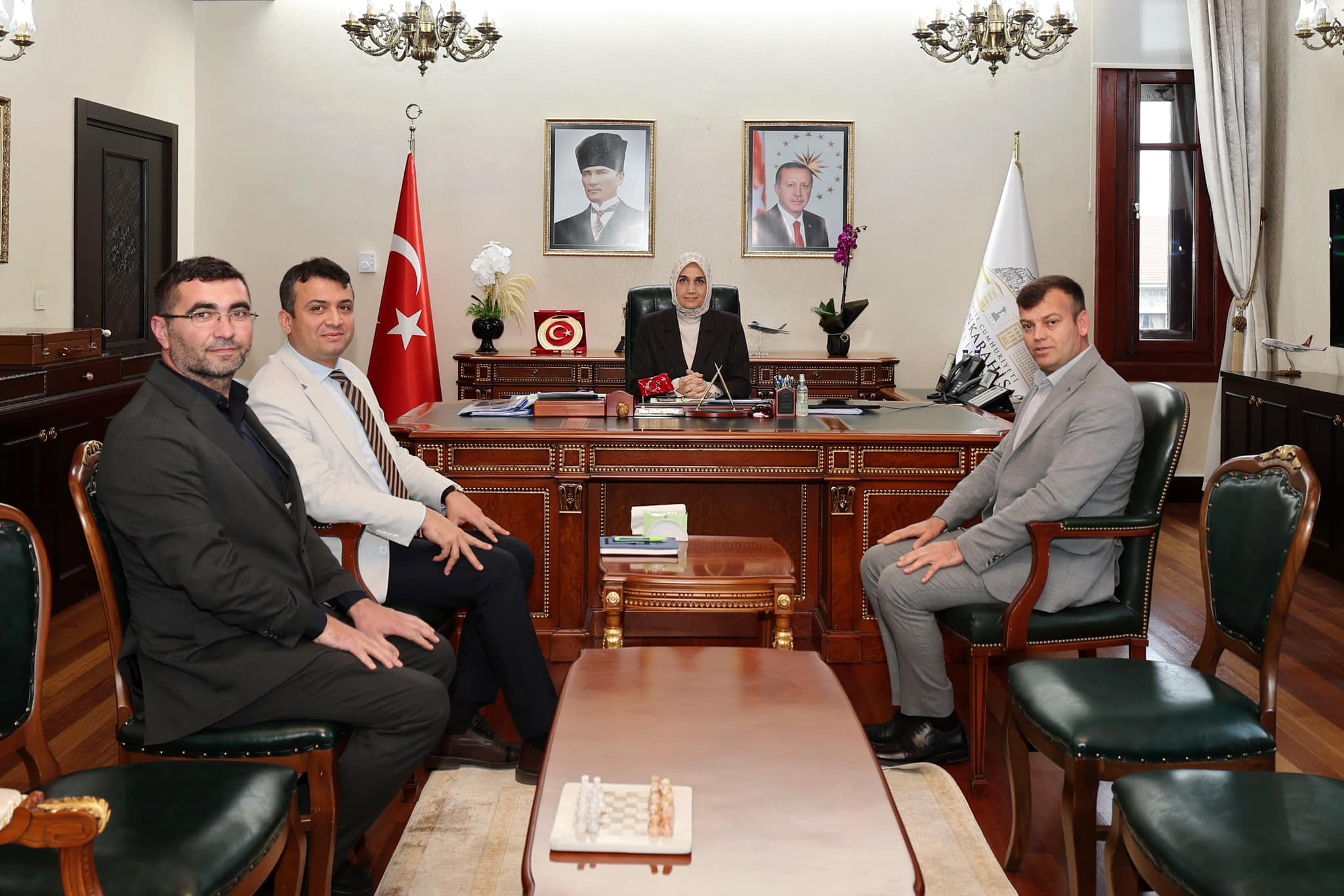 Afyonkarahisar Valisi, Gebeceler Belediye Başkanı ve Muhtarı Ağırladı