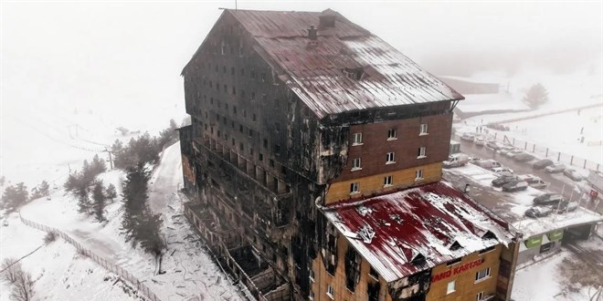 Grand Kartal Otel Ağır Hasarlı: Güçlendirme veya Yıkım Kararı Bekleniyor