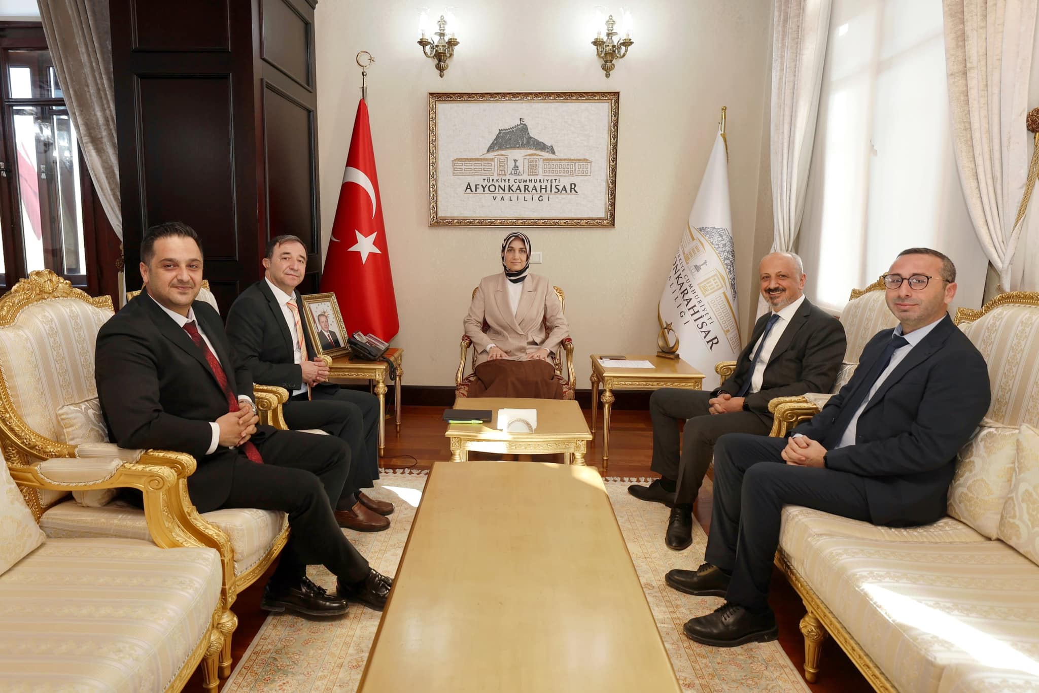 Afyonkarahisar Valisi, Alarko Holding Yönetimini Kabul Etti
