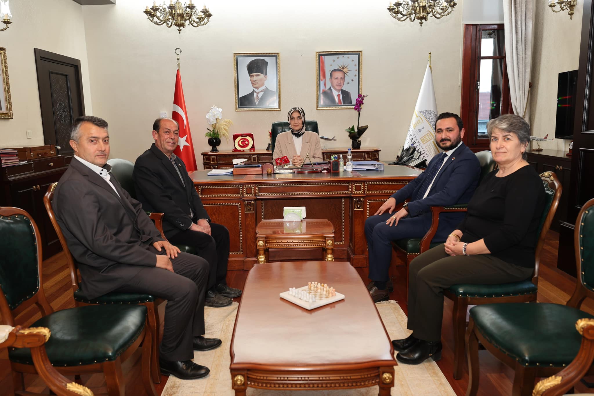 Afyonkarahisar Valisi, Belediye Başkanı ve Meclis Üyelerini Kabul Etti