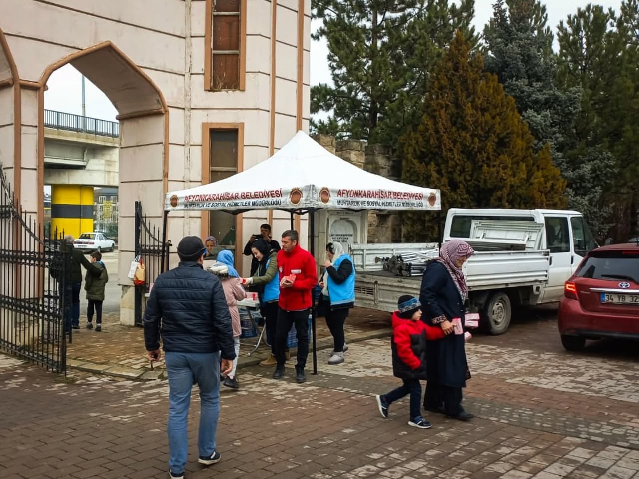 Miraç Kandili'nde Kabir Ziyaretleri ve Kandil Simidi İkramı