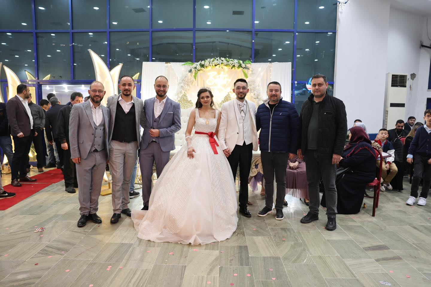 Sandıklı Belediye Başkanı Adnan Öztaş, Genç Çiftlerin Mutlu Günlerine Katıldı