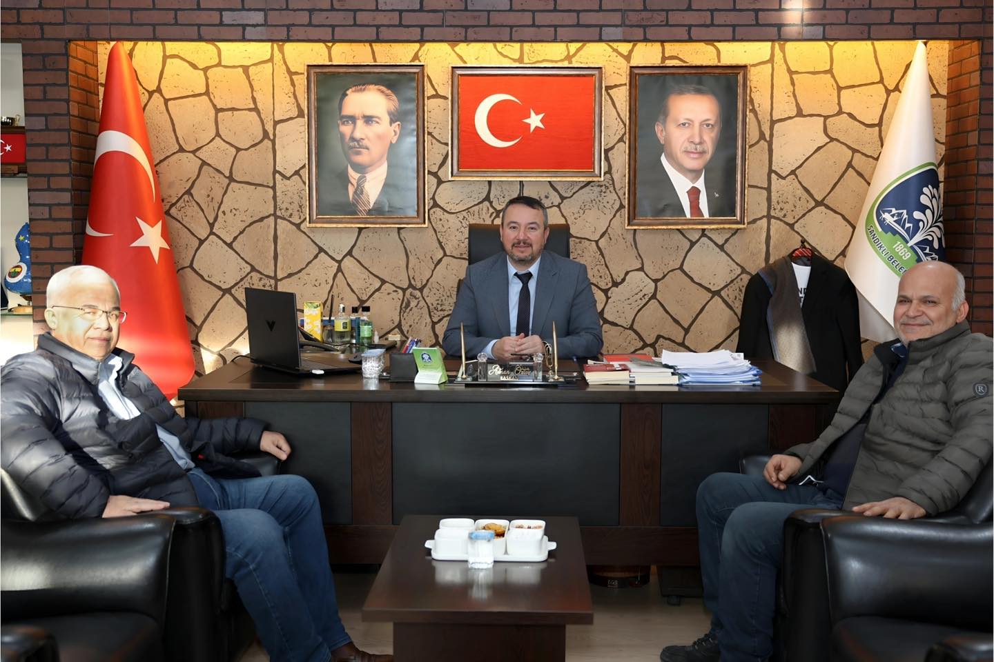 AK Parti Sinanpaşa İlçe Başkanı İsmail Aktürk'ten Sandıklı Belediye Başkanı'na Ziyaret