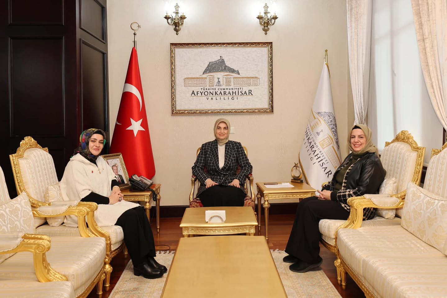 Vali Kübra Güran Yiğitbaşı, Akademisyen ve TRT Prodüktörünü Ağırladı