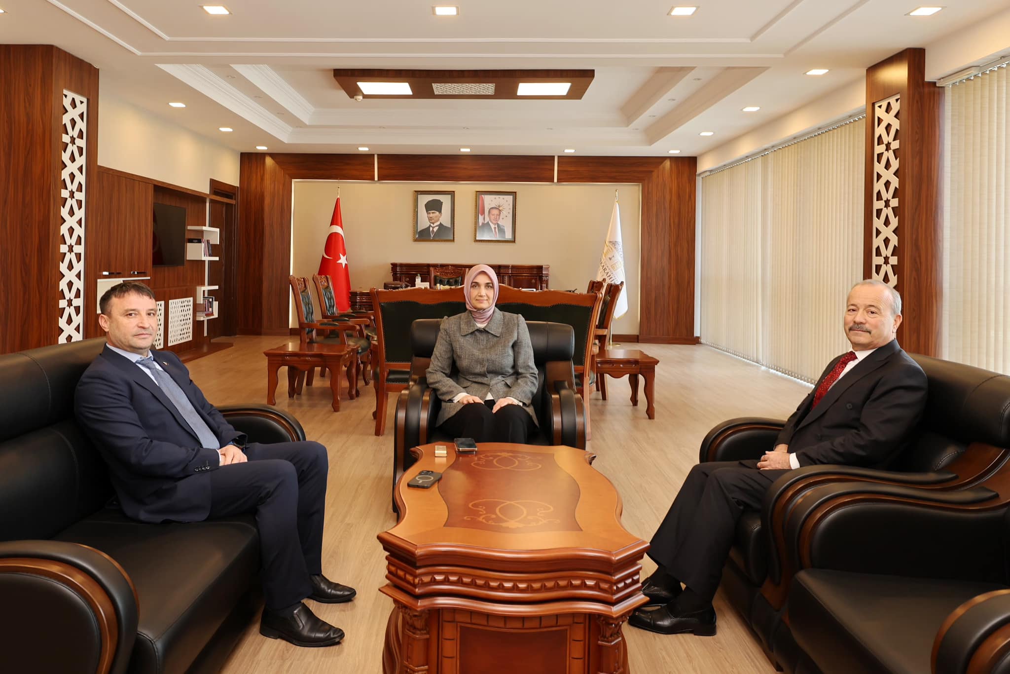 Afyonkarahisar Valisi, Milletvekili Taytak ve MHP İl Başkanını Kabul Etti