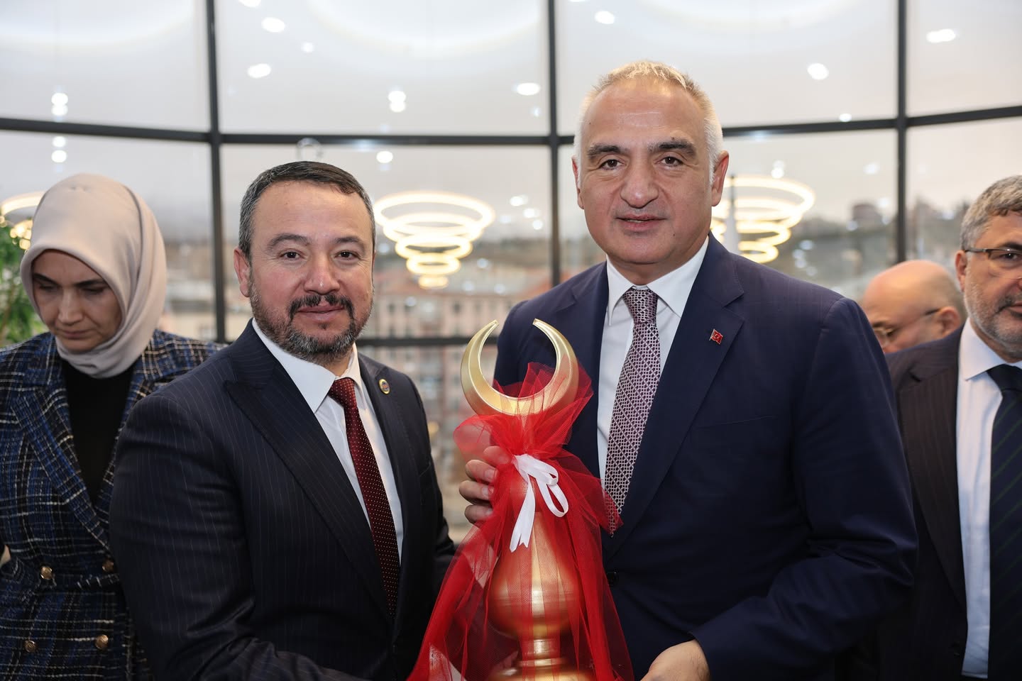 Sandıklı 100. Yıl Halk Kütüphanesi Kapılarını Açtı