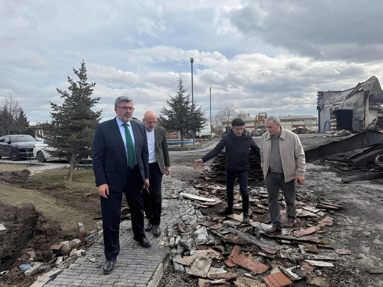 Afyon'da OSB'yi Ziyaret: AK Parti Heyetinden Geçmiş Olsun Mesajı