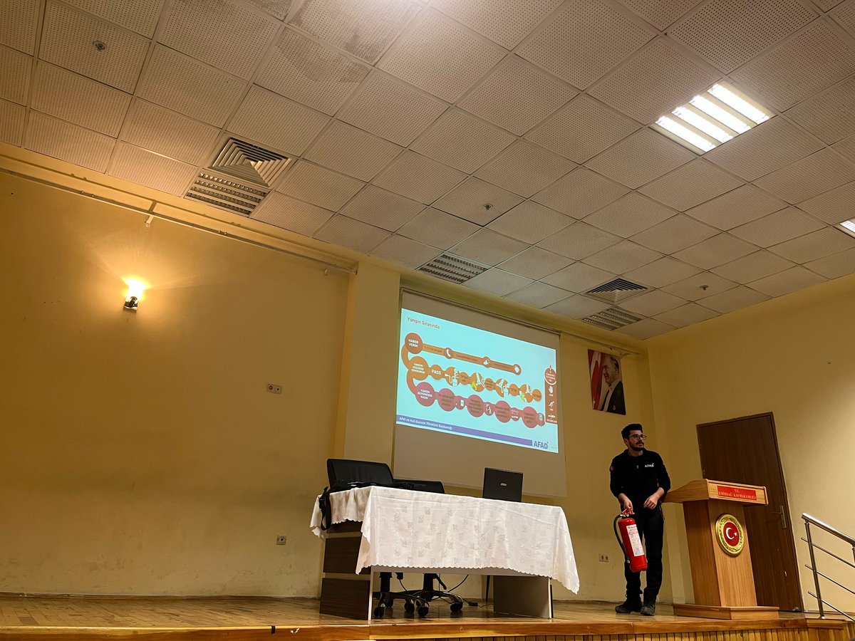 Emirdağ Öğrenci Yurtları Afet Farkındalık Eğitimiyle Güvenliğe Adım Atıyor
