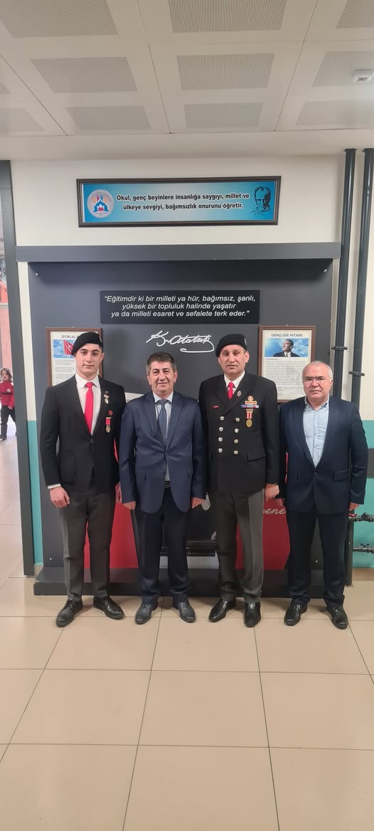 Afyon'da Öğrencilere Vatan ve Bayrak Sevgisi Aşılanıyor