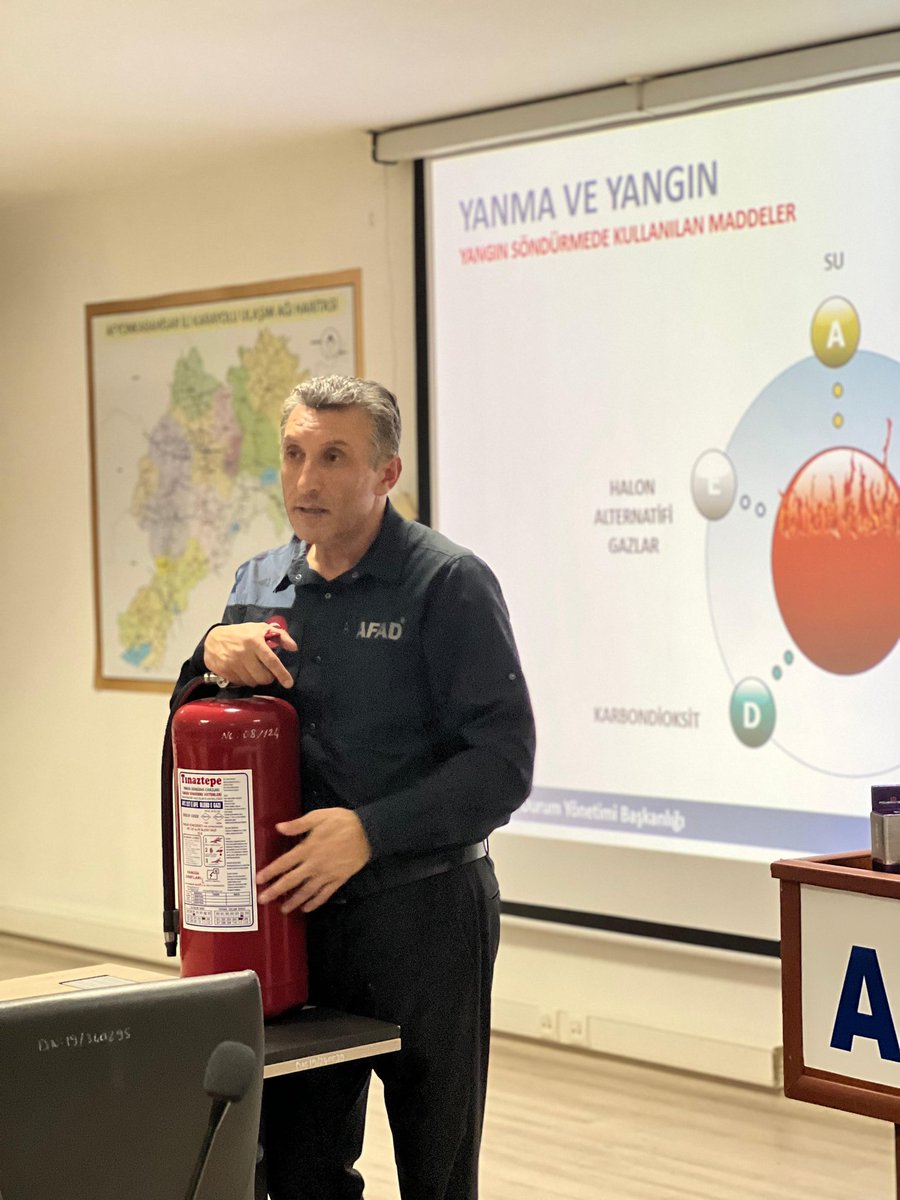 Afyonkarahisar Hayrat Yardımlaşma Derneği'nde Afet ve Yangın Farkındalık Eğitimi