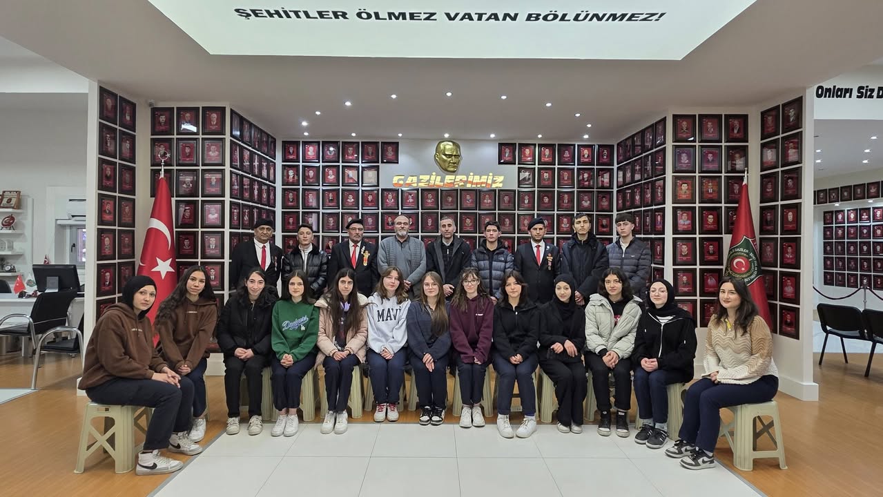 Afyonkarahisar Ahi Evran Ticaret Lisesi Öğrencilerinden Anlamlı Ziyaret
