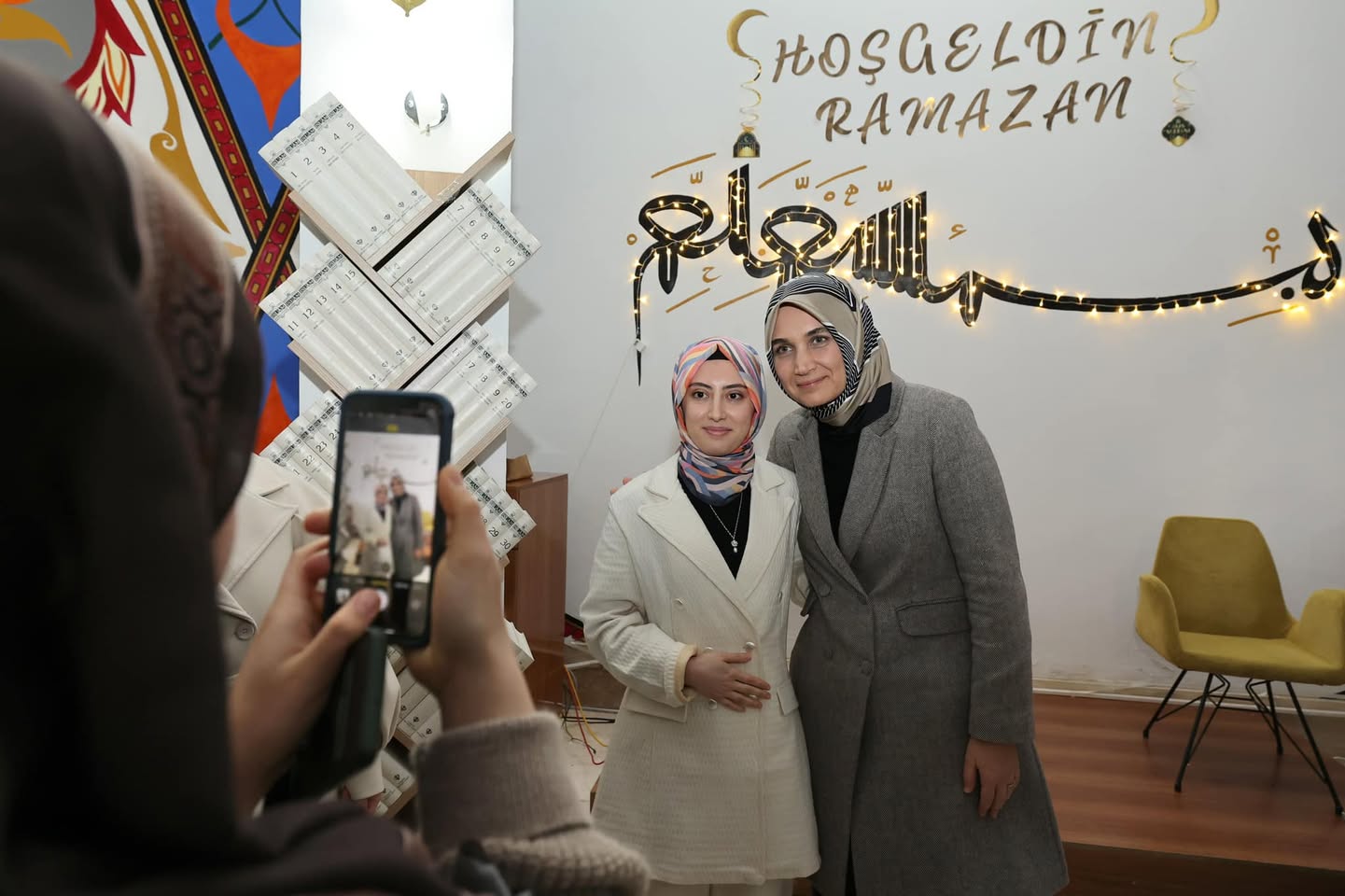 Afyonkarahisar Valisi Kübra Güran Yiğitbaşı, Gençlerle Bir Araya Geldi