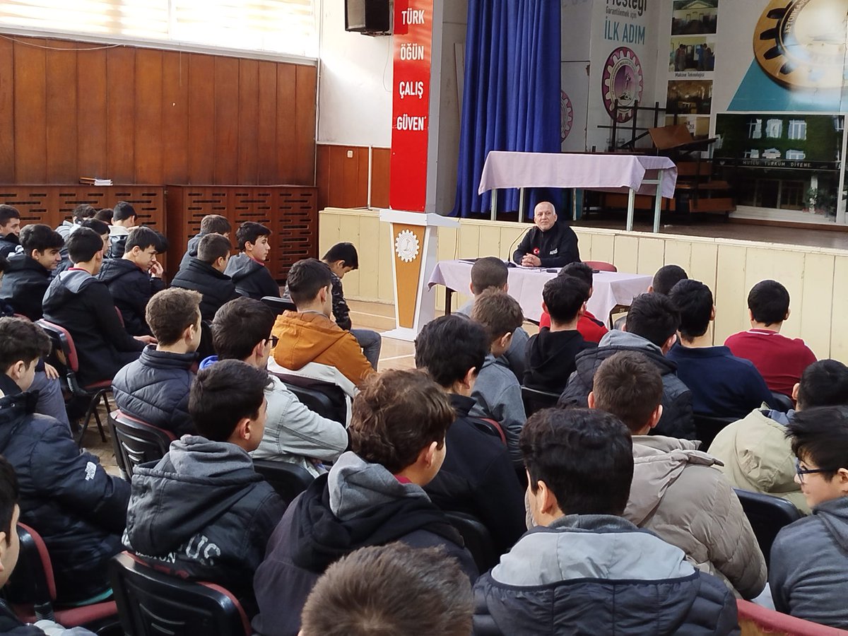 Afyonkarahisar'da Öğrencilere Afet Farkındalık Eğitimi Verildi ve Tatbikat Gerçekleştirildi