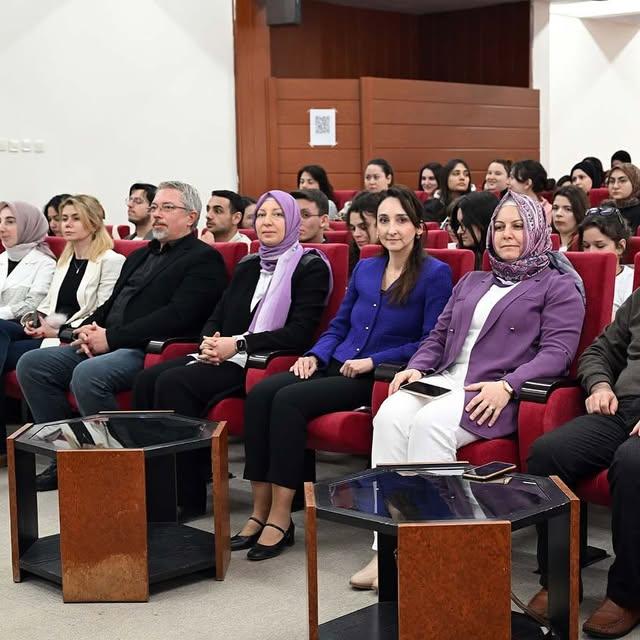 Afyon Kocatepe Üniversitesi'nde 8 Mart Dünya Kadınlar Günü Paneli Düzenlendi