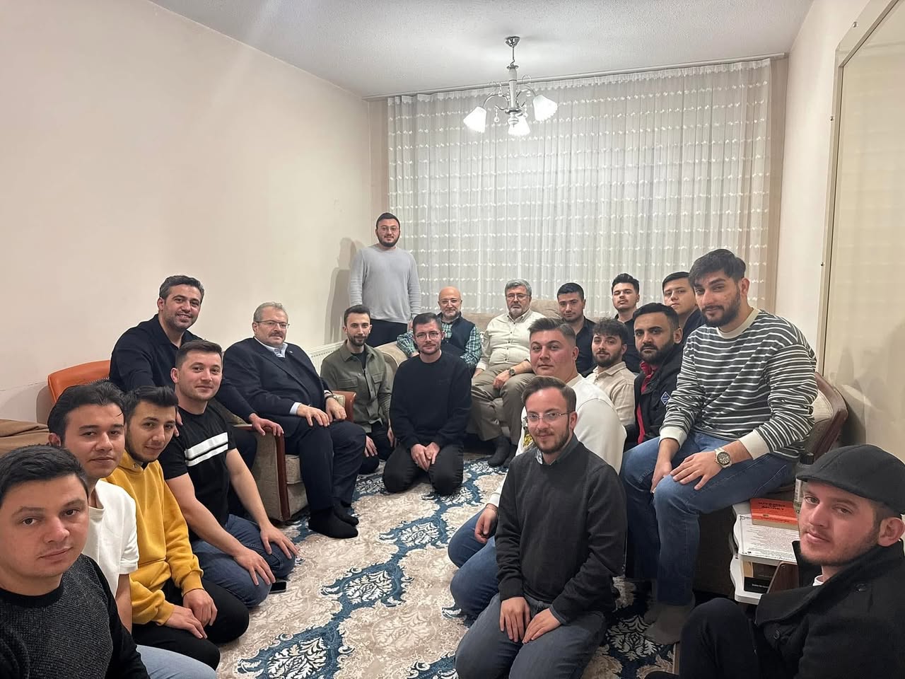 Ak Parti Afyon il başkanlığı'ndan Üniversite Öğrencileriyle Sahur Buluşması
