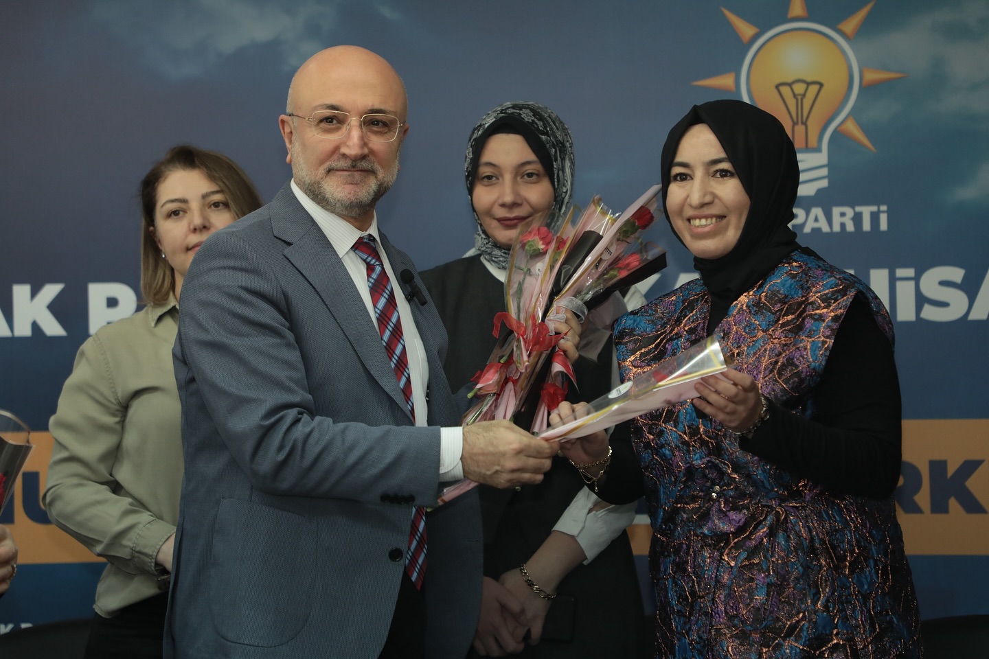 AK Parti Afyon İl Başkanlığı'ndan 8 Mart Dünya Kadınlar Günü Mesajı