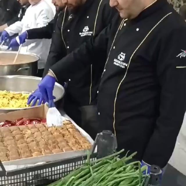 Bolvadin Belediyesi Aşevi ile İhtiyaç Sahiplerine Sıcak Yemek