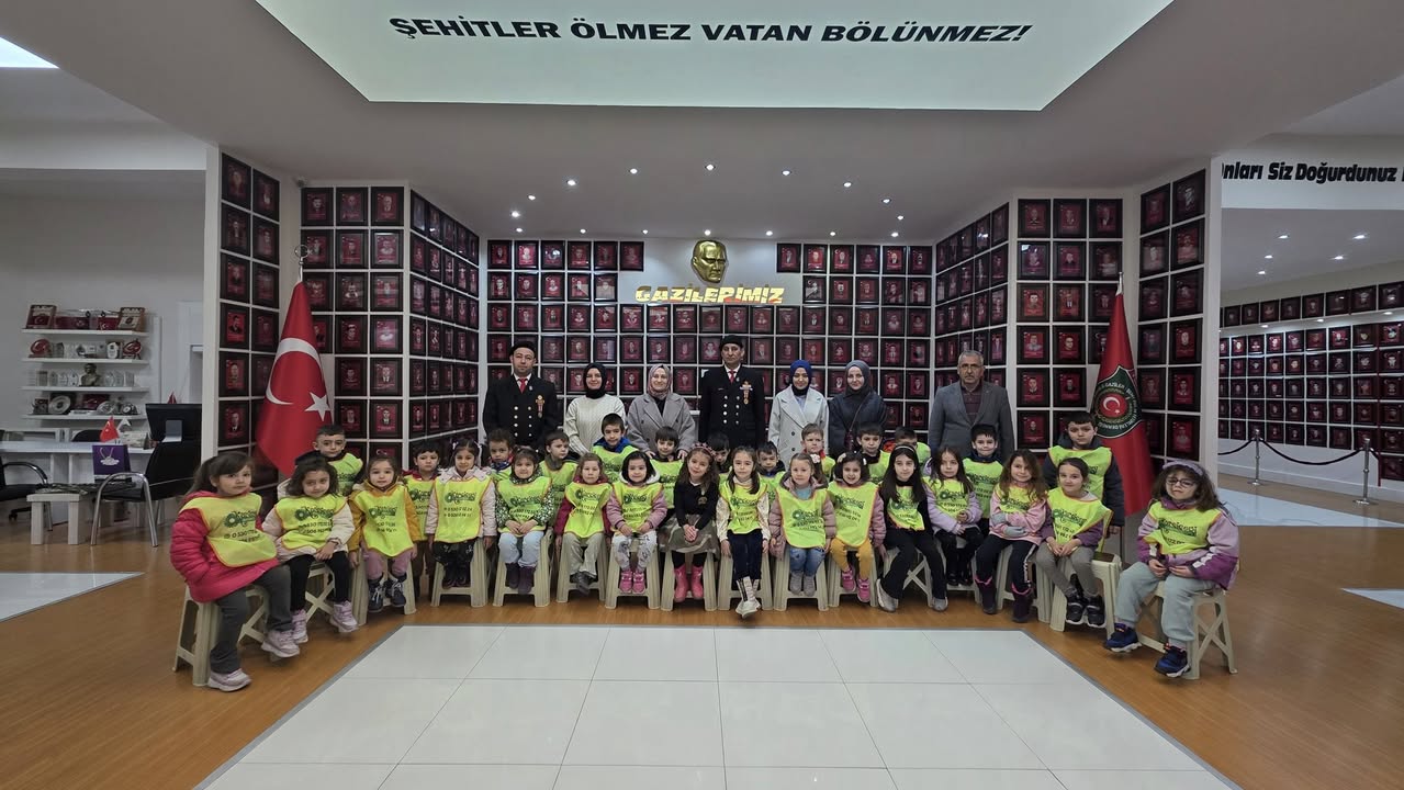 Afyon Şehit ve Gaziler Derneği'nde Minik Kalplerle Anlamlı Buluşma