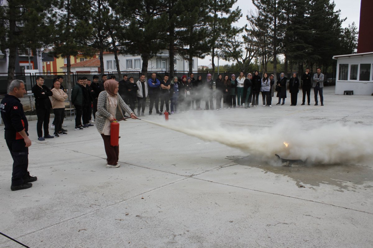 Sandıklı'da Afet ve Yangın Tatbikatı Gerçekleştirildi